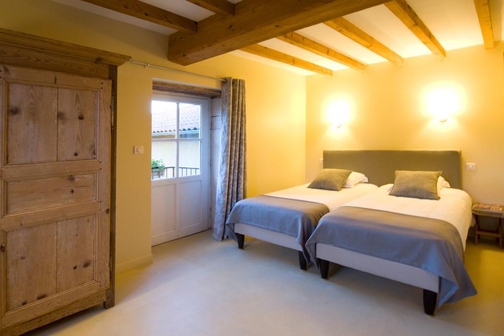 B&B La Cerisaie Francheleins Oda fotoğraf